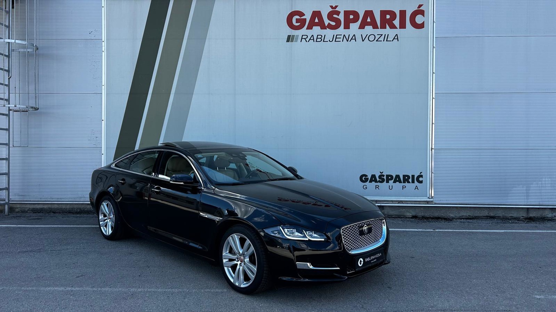 Jaguar XJ